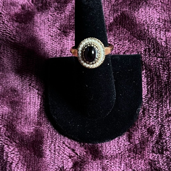 Avon Black Cabochon Rng - Picture 1 of 3